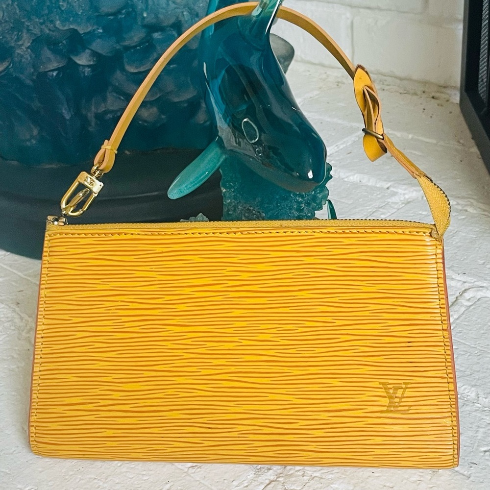 💛 Louis Vuitton Mustard Yellow Epi Pochette Clutch